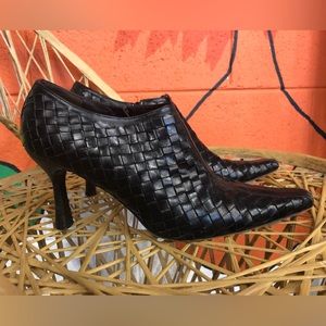 Vintage Donald Pliner Woven Leather Heels sz 10